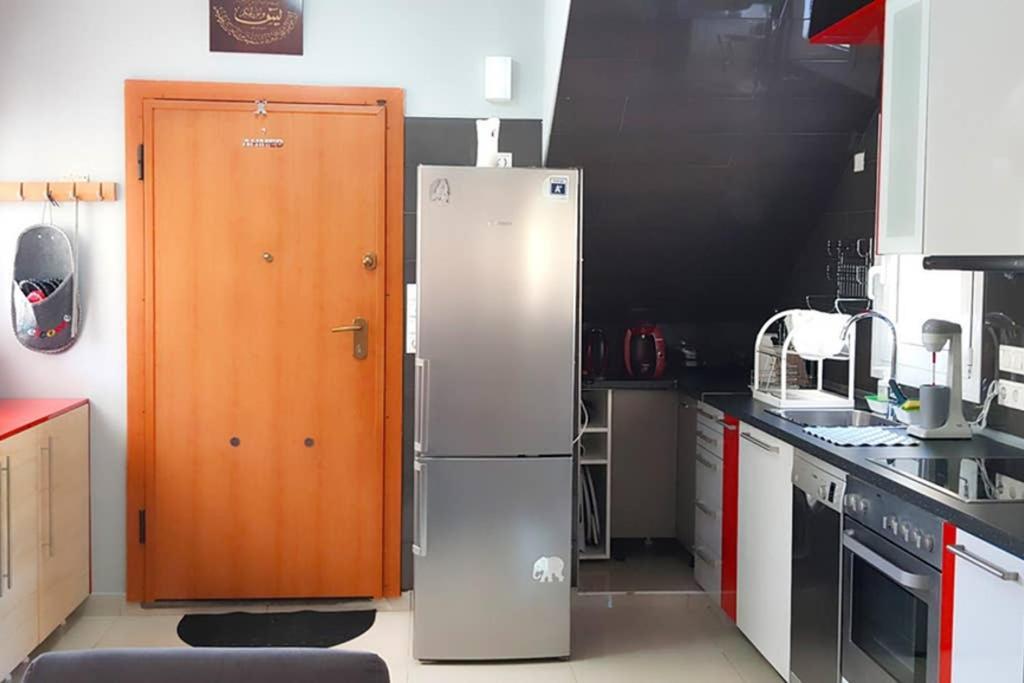 Renovated Lovely Apartment Near Airport & Sea Pórto Ráfti المظهر الخارجي الصورة